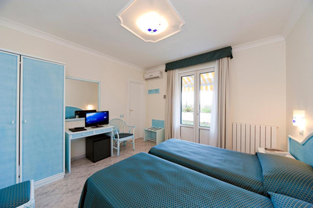 Hotel Bellevue Benessere&Relax Ischia Værelse billede